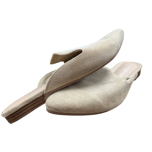 Musshoe Womens Size 9.5 Beige Faux Suede Closed Pointy Toe Mules Flats Shoes - Picture 7 of 7